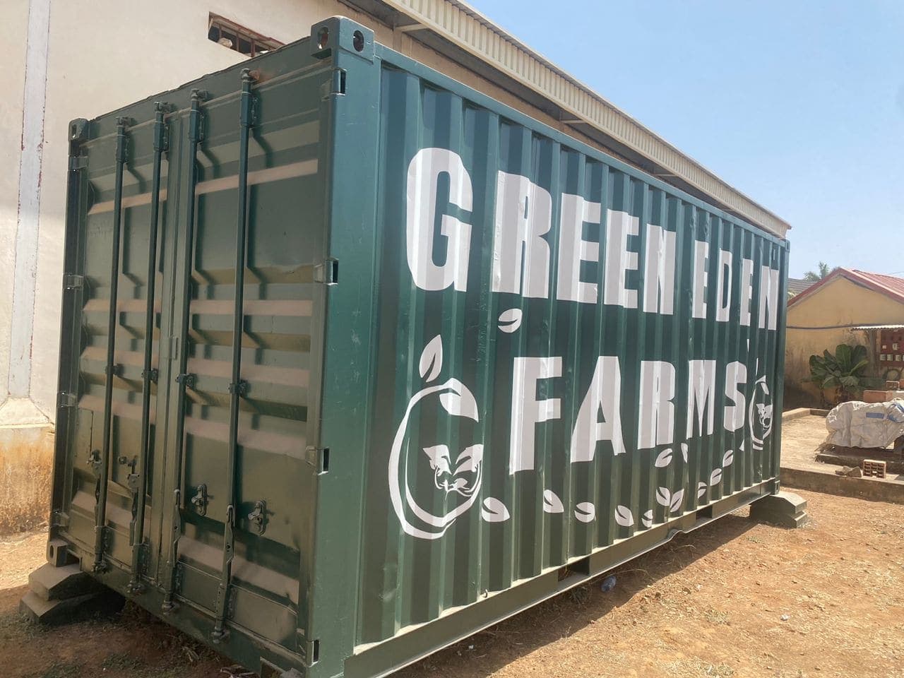 Solar-powered cold storage facility